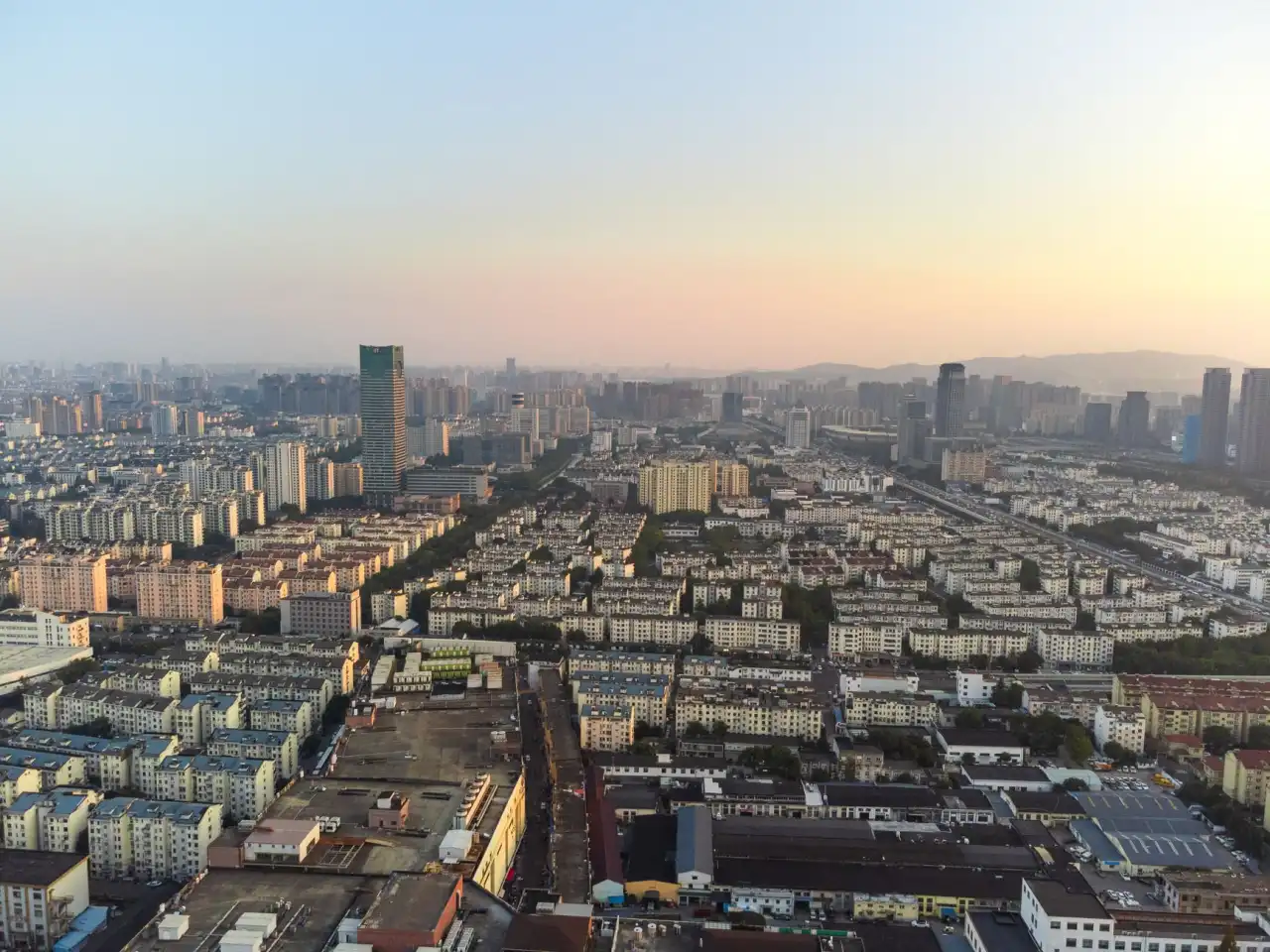 2025年智慧建筑政策趋势：楼宇自控系统合规要求与能效标准解读