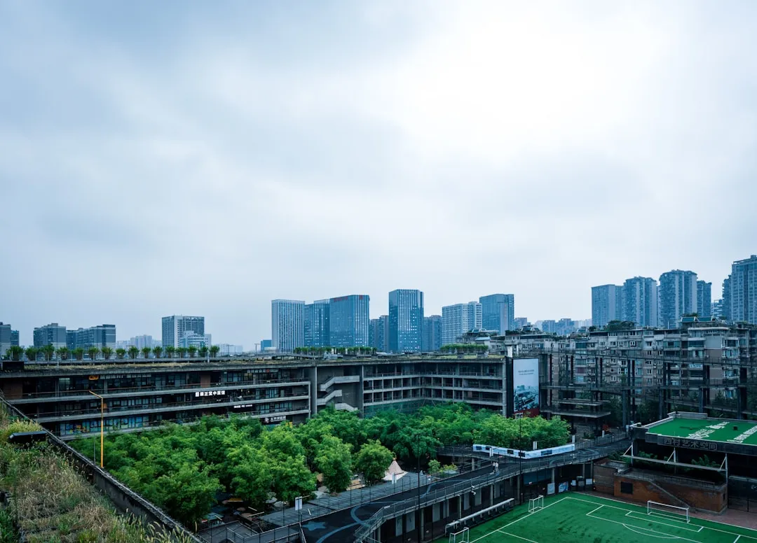 2024年楼宇自控系统集成方案对比：写字楼与商业综合体适配性分析