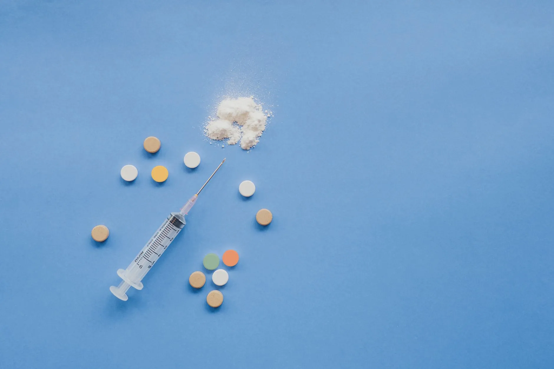 商业综合体暖通空调智控系统选型方案与节能效益分析